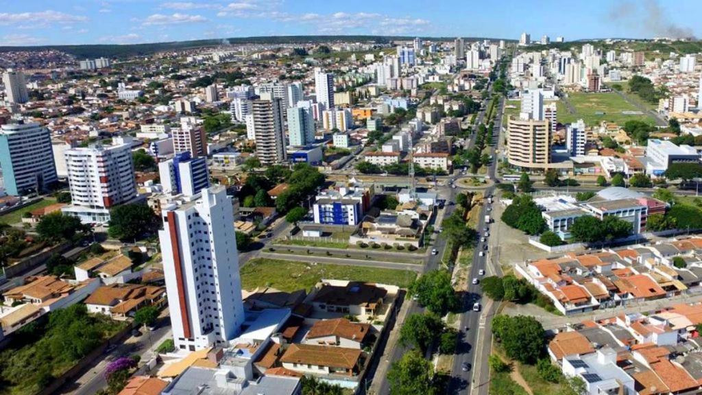 Faixa Hotel Vitória da Conquista Exterior foto