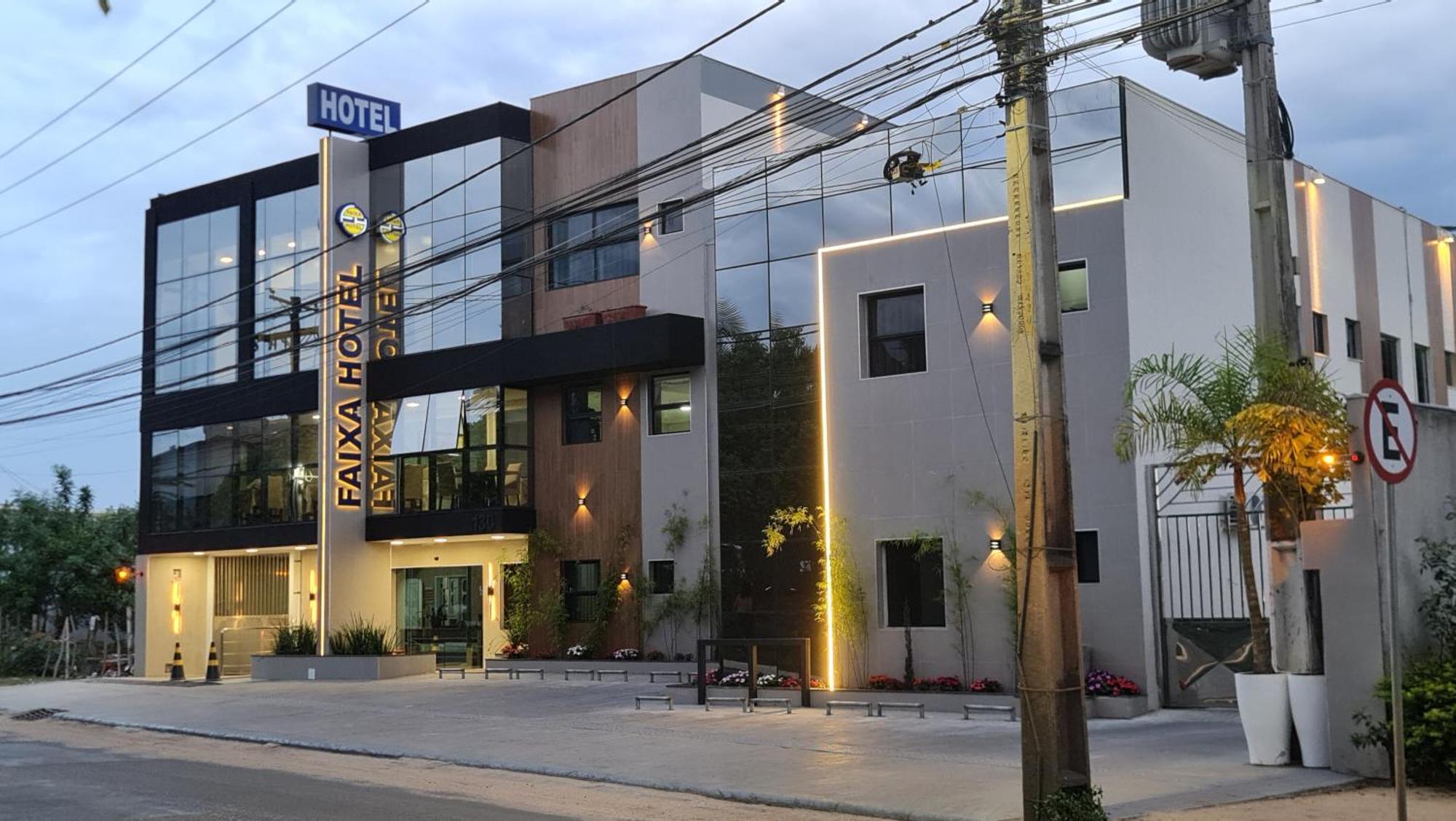 Faixa Hotel Vitória da Conquista Exterior foto