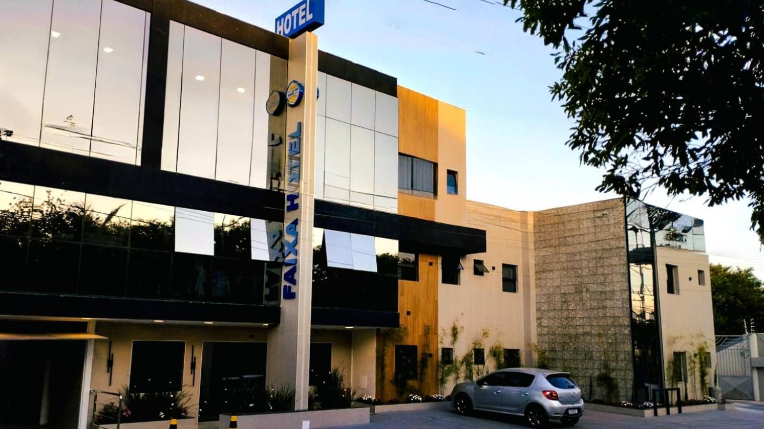 Faixa Hotel Vitória da Conquista Exterior foto